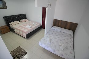 Andy Apartments