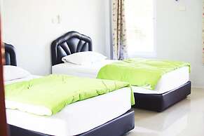 Happy House Resort
