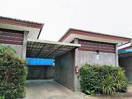 Happy Inn