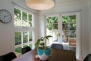 Strahan House