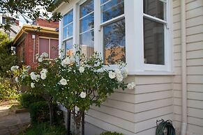 Strahan House