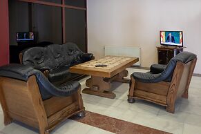 Leader Hotel