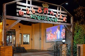 Leader Hotel