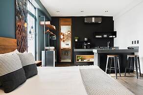 Life Boutique Condo