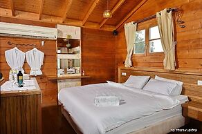 Lev HaHoresh Suites