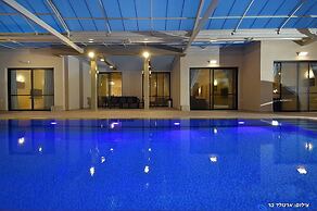 Lev HaHoresh Suites