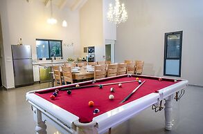 Lev HaHoresh Suites
