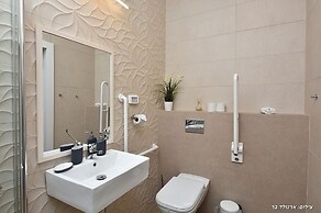 Lev HaHoresh Suites