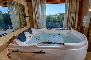 Lev HaHoresh Suites