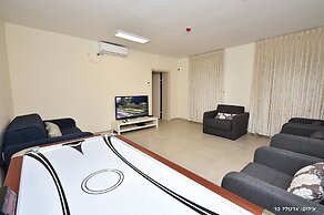 Lev HaHoresh Suites