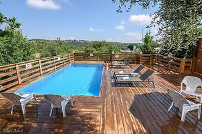 Lev HaHoresh Suites