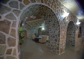 Mahadha Hotel