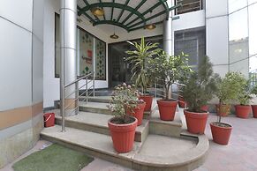 Hotel Airport Plaza