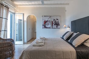 Villa Aphrodite sunkissed MykonianLuxury