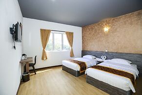 New Dawn Hotel