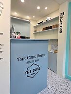 The Cube Hotel - Hostel