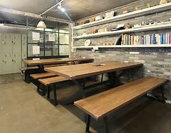 The Cube Hotel - Hostel