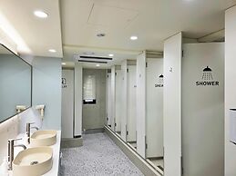 The Cube Hotel - Hostel