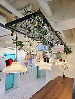 The Cube Hotel - Hostel