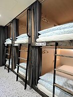 The Cube Hotel - Hostel