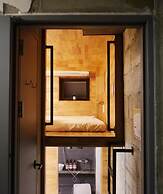 The Cube Hotel - Hostel