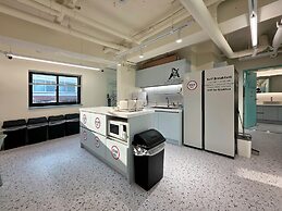 The Cube Hotel - Hostel