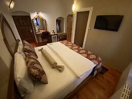 Behrampasa Otel