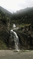 Yedigoller Hotel & Restaurant
