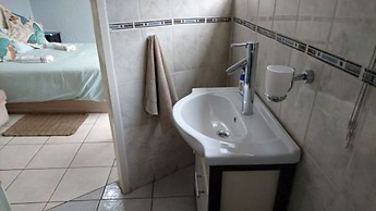Gold Reef Place
