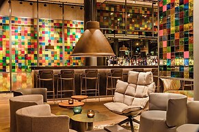 Motel One Köln-Neumarkt