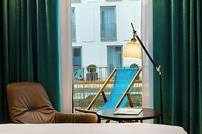 Motel One Köln-Neumarkt
