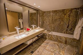 Hilton Pilar