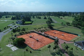 Hilton Pilar