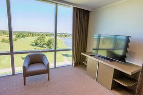 Hilton Pilar
