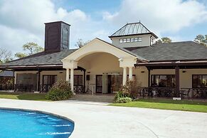 Hilton Pilar