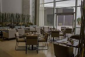 Hilton Pilar
