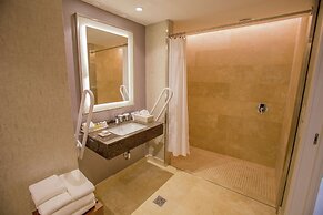 Hilton Pilar