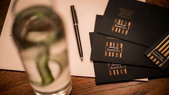 Lear Sense - Experience Luxury Hotel