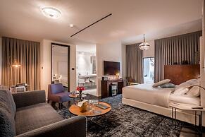 Lear Sense - Experience Luxury Hotel