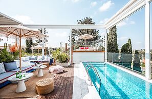 Lear Sense - Experience Luxury Hotel