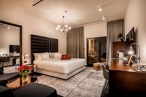 Lear Sense - Experience Luxury Hotel
