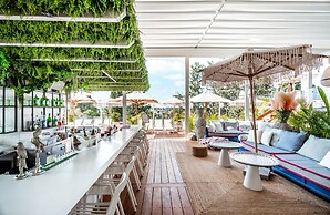Lear Sense - Experience Luxury Hotel