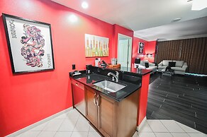 StripViewSuites at Signature