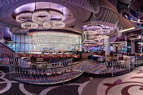 StripViewSuites at Signature