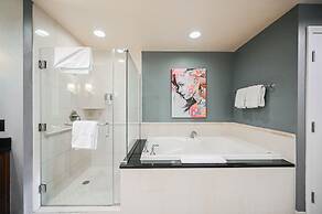 StripViewSuites at Signature