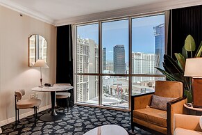 StripViewSuites at Signature