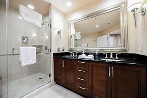 StripViewSuites at Signature
