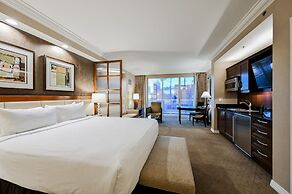 StripViewSuites at Signature