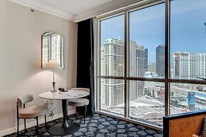 StripViewSuites at Signature