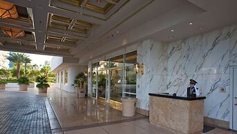 StripViewSuites at Signature